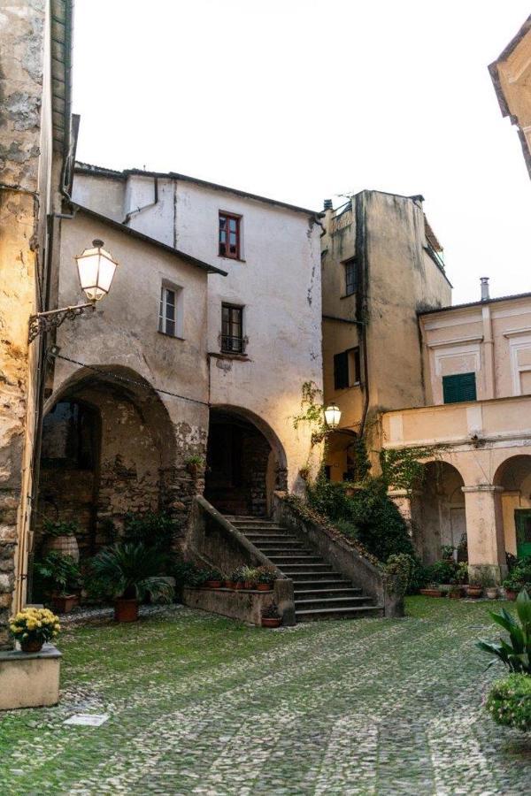 Bed and Breakfast Bb Palazzo Doria Дольчедо Екстер'єр фото